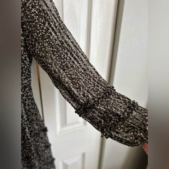 Ever New flounced ditsy print dress - Picture 5 of 16